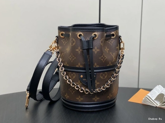 VUITTON Canoe LOUIS Bag-14*20.5*14CM New 0726